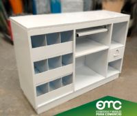 MOSTRADOR CON DIVISIONES